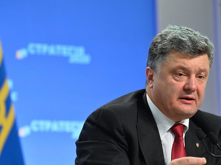 Порошенко подписал еще два законопроекта для получения Украиной безвизового режима с ЕС