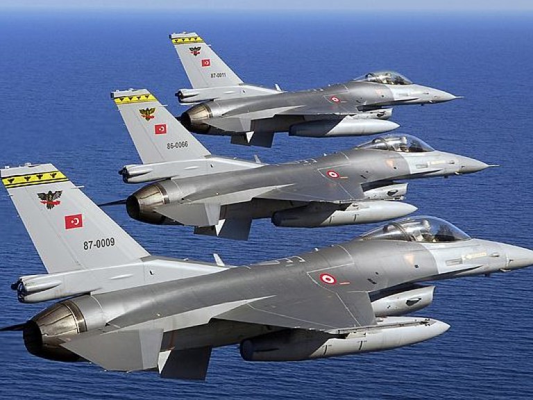 Турция полностью отказалась от воздушных ударов по позициям ИГИЛ в Сирии