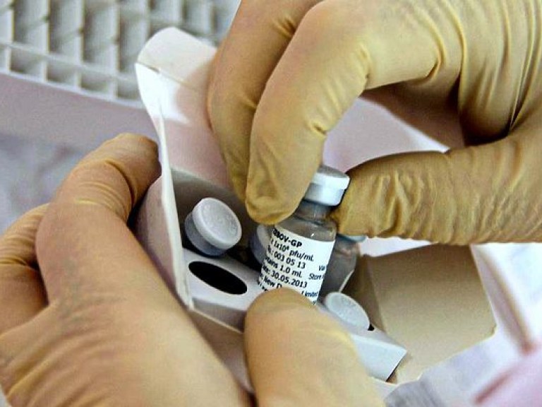 Медики заявляют о четырех случаях смерти после прививок детей от полиомиелита