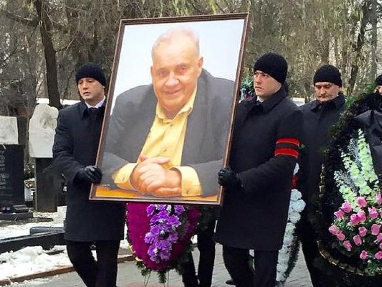 Эльдара Рязанова похоронили рядом с Людмилой Гурченко (ФОТО)