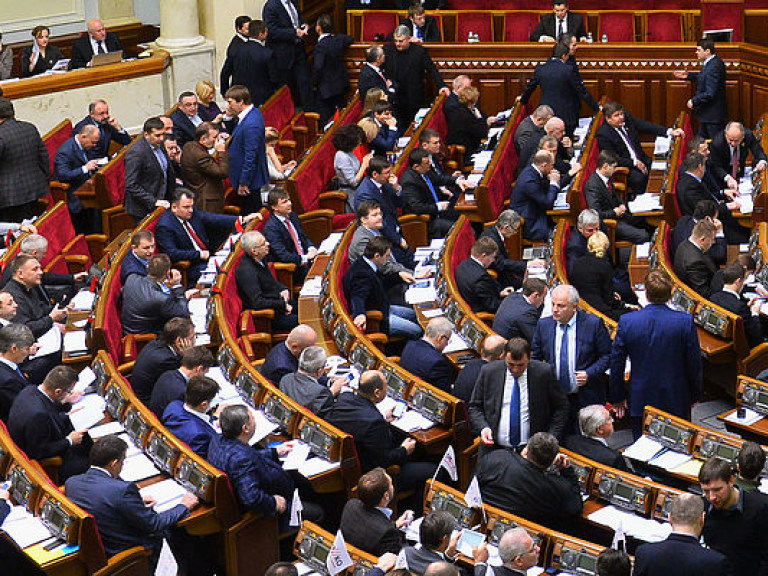 Верховная Рада открыла очередное заседание, в зале 340 депутатов