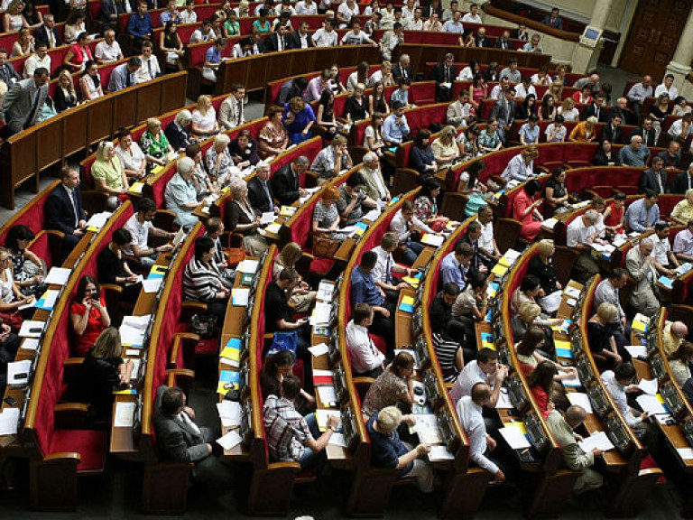 Рада приняла закон о внеочередных выборах мэра Кривого Рога 27 марта 2016 года
