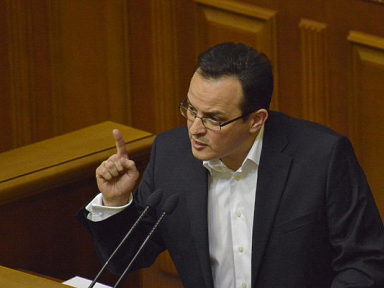 За принятый госбюджет Яценюк вместе с составом Кабмина должен подать в отставку &#8212; Березюк