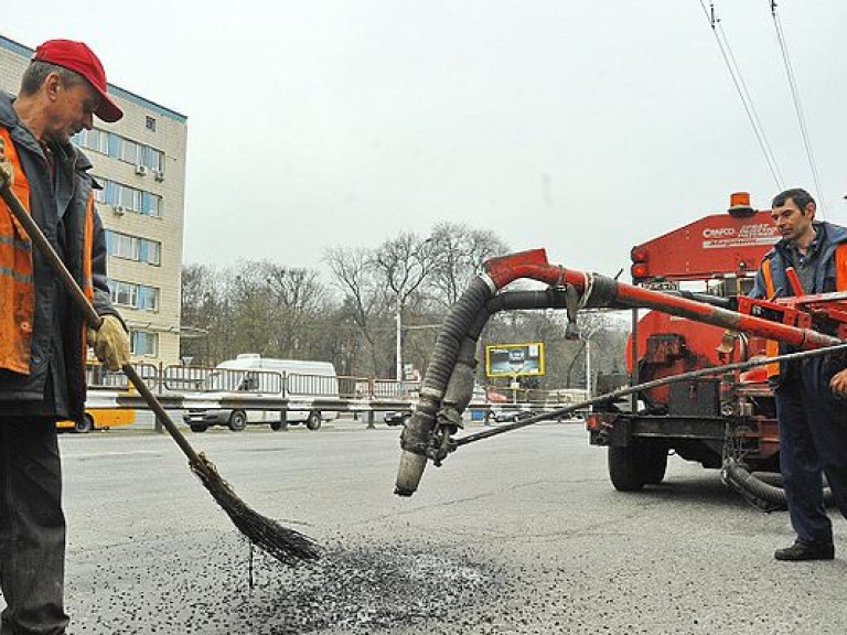 В Полтаве асфальт уложили прямо на снег (ФОТО, ВИДЕО)