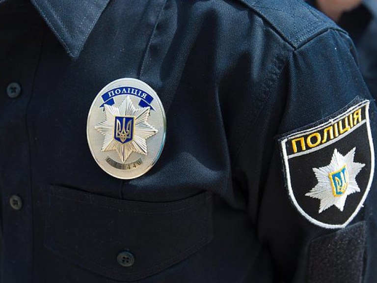 В Новый год в Артемовске мужчина искусал полицейского