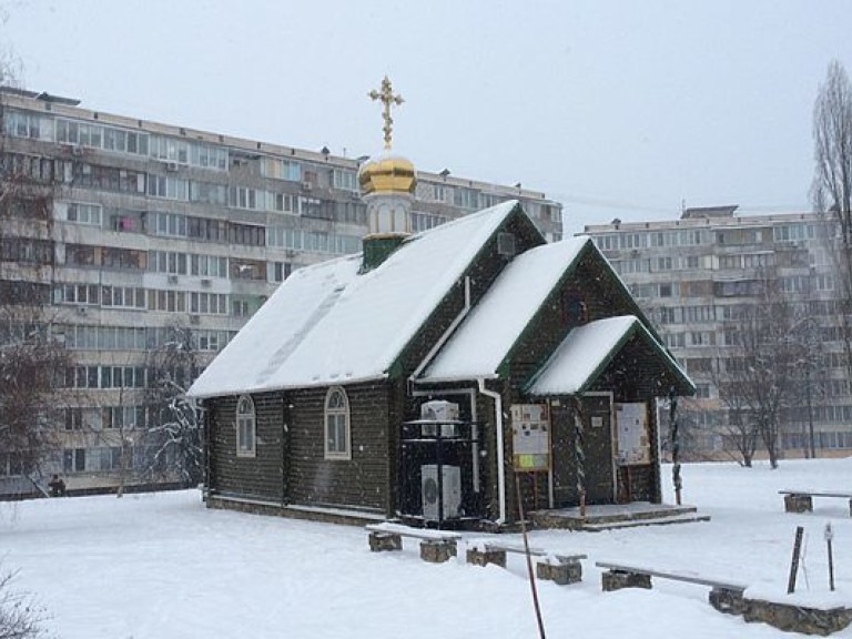 Ночью в Киеве подожгли церковь (ФОТО)