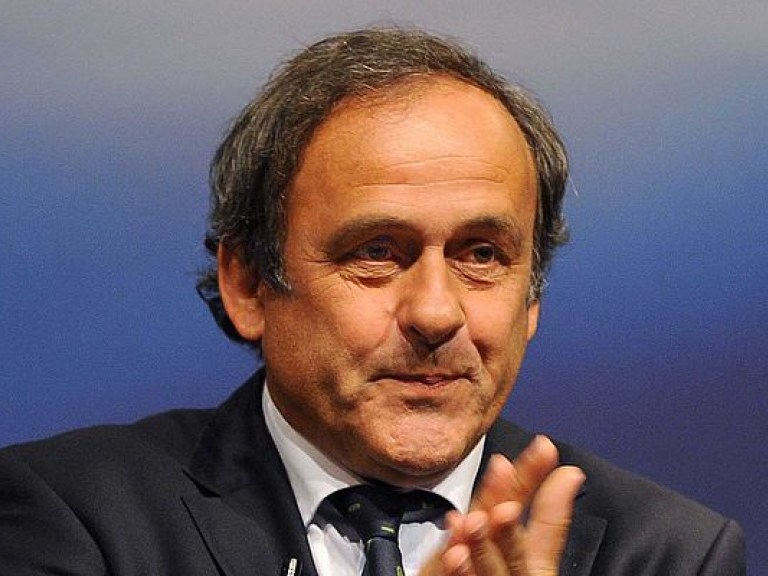 Платини отказался претендовать на пост президента ФИФА