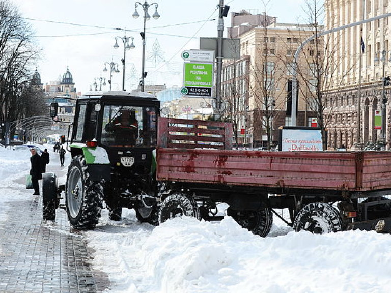 В Киев ограничили въезд крупногабаритной техники из-за снегопада