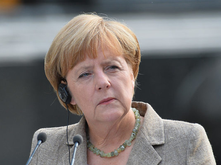 Меркель признала неспособность ЕС решить проблему мигрантов