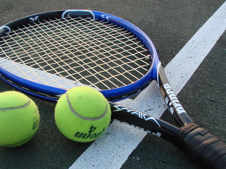 Украинский теннисист Долгополов проиграл в четвертьфинале турнира в Сиднее