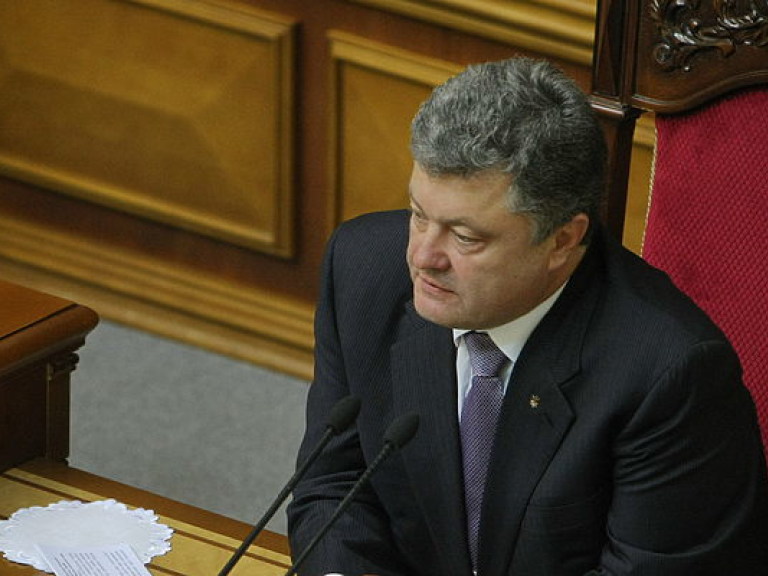 Порошенко переформатирует правительство: не хочет досрочных выборов ВР – политолог