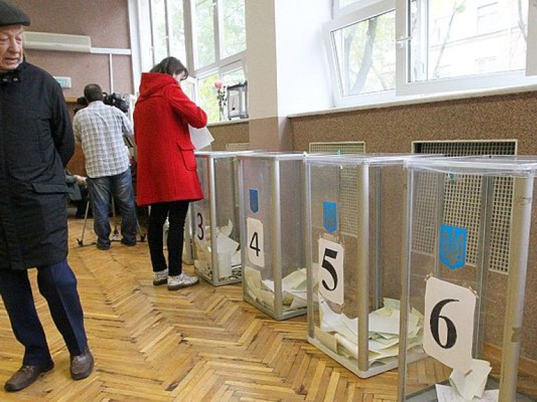 В закон «О местных выборах» нужно вернуть порог явки избирателей – политолог