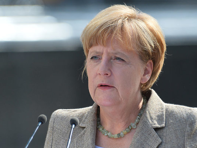Немецкие юристы подали иск в суд на Ангелу Меркель