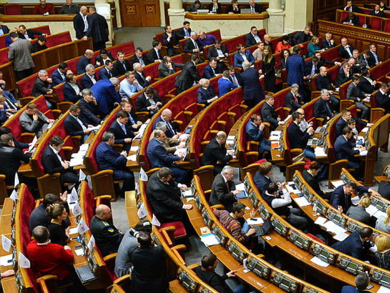Рада направила в КСУ обновленный законопроект об изменениях к КУ в части правосудия