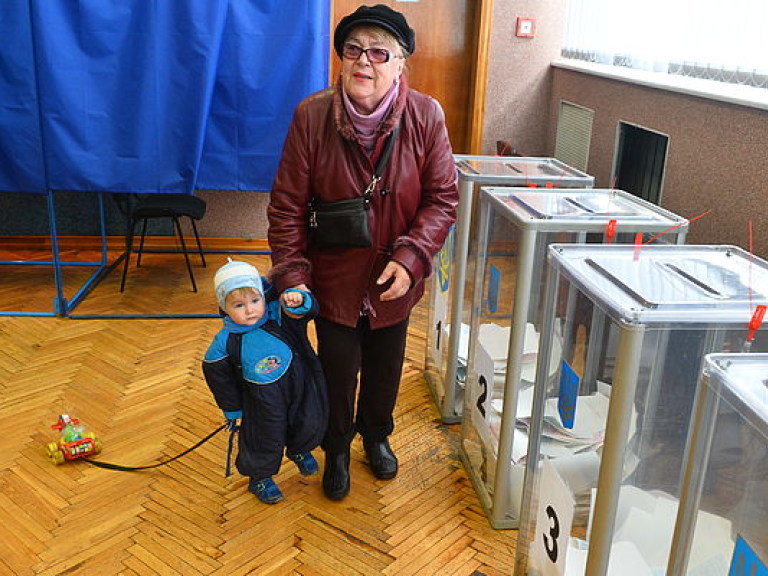 Экс-мэр Киева: Срыв выборов в райсоветы Киева выгоден столичной власти