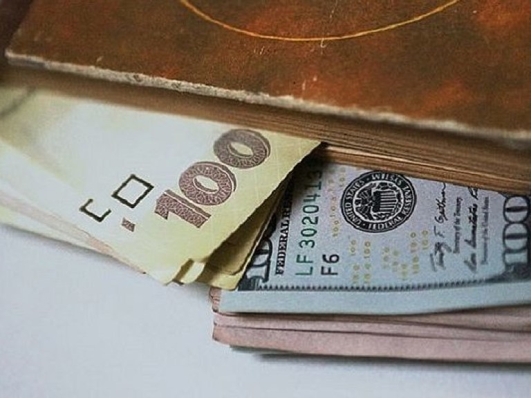 В обменниках курс доллара составил 26,70 грн