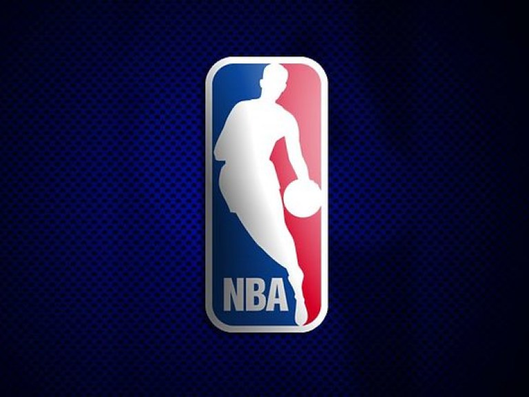 НБА запретила телеоператорам во время матчей снимать с центральной линии площадки