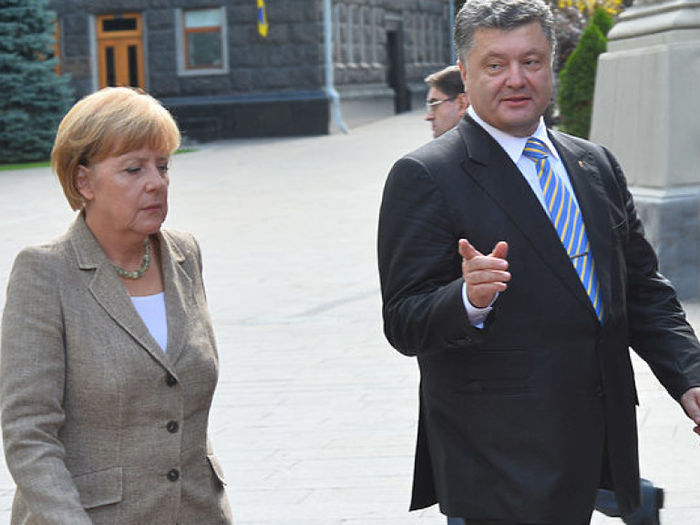 На встрече с Меркель Порошенко удалось разыграть «антироссийскую карту» &#8212; СМИ