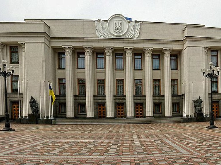 Верховная Рада начала заседание, в зале 328 депутатов