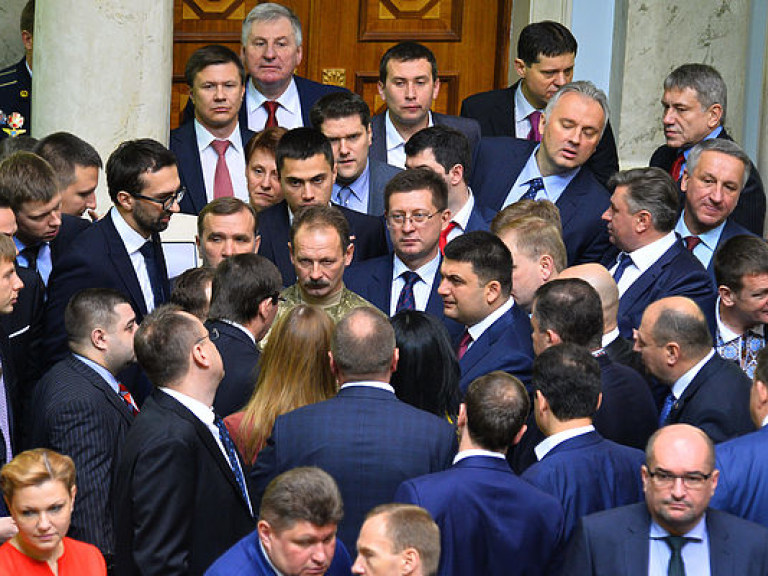 На заседании фракции БПП вспыхнул новый скандал – депутаты поругались из-за Кононенко