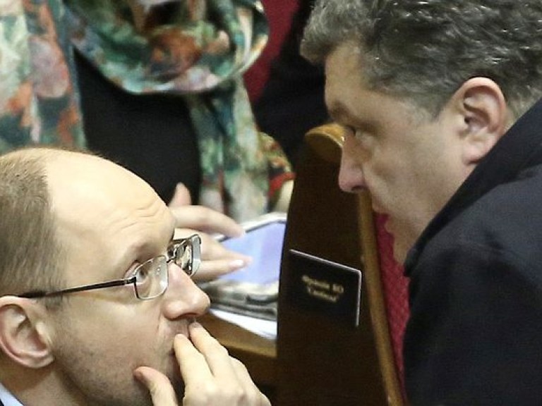 Эксперт: Заседание Кабмина — это контрход Яценюка на требование «перезагрузки правительства» от Порошенко