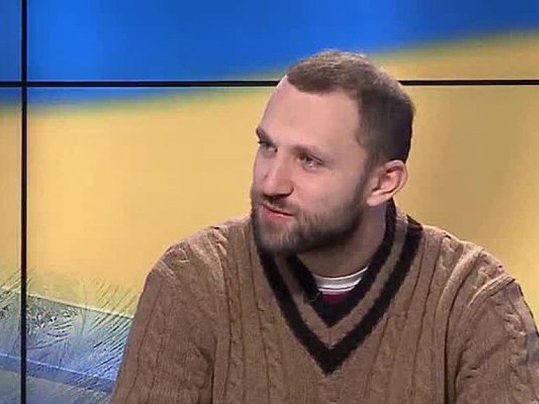 Эксперт: Отзыв заявлений об отставке 4 министров – стратегия Яценюка для сохранения своего кресла