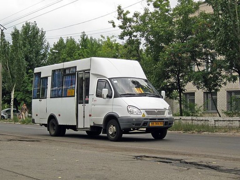 В Донецкой области микроавтобус подорвался на мине, есть погибшие