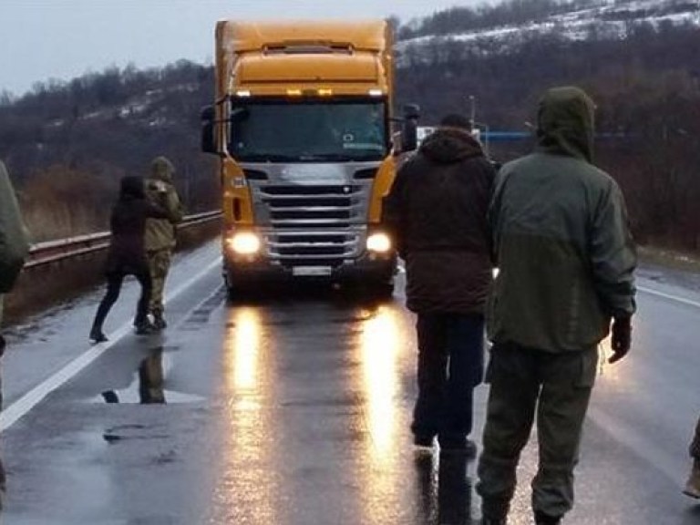 Блокировка грузовиков из РФ: К акции присоединились на Волыни и во Львовской области (ФОТО)