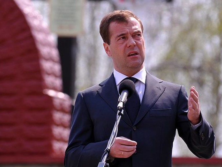Медведев заявил о начале второй &#171;холодной войны&#187; с Западом