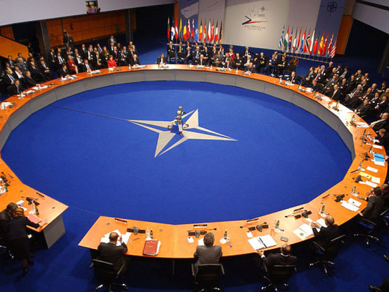 Идея расширения НАТО на Восток лишена здравого смысла &#8212; французский эксперт