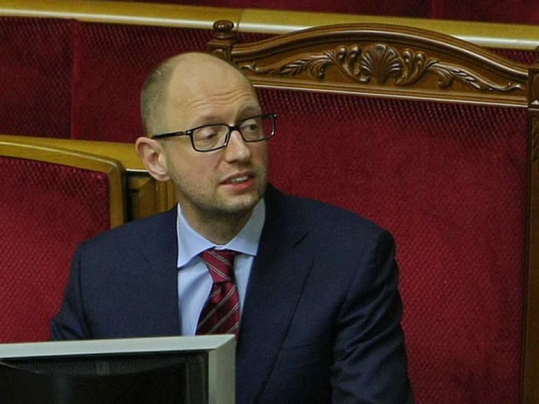 Согласно процедуре Яценюк может быть отправлен в отставку не ранее 15 марта— эксперт