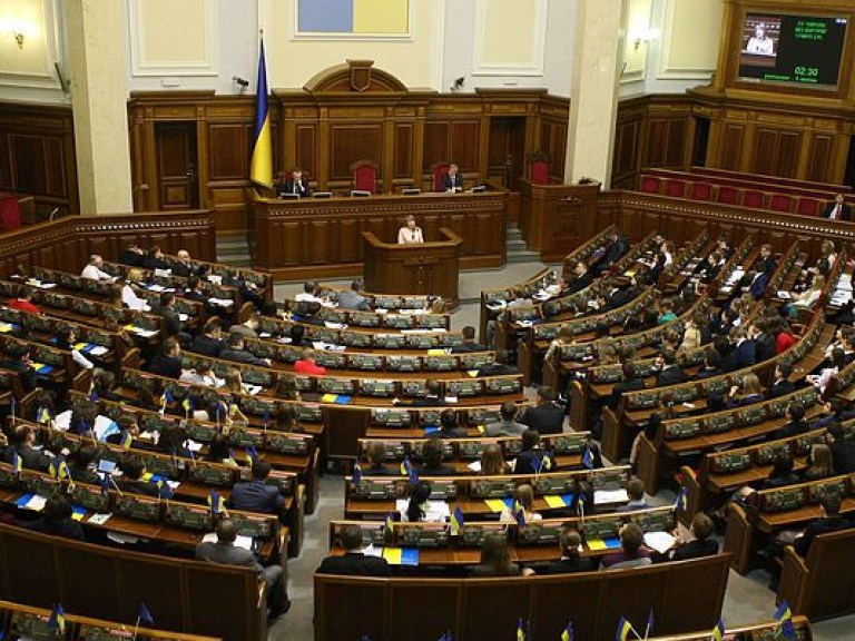 После ухода «Батькивщины» в парламентской коалиции осталось 240 депутатов