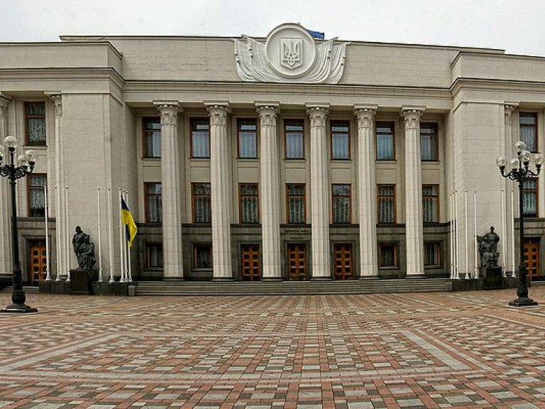 Парламент будет определяться с новой кандидатурой Генпрокурора после внесения ее президентом в ВР &#8212; депутат