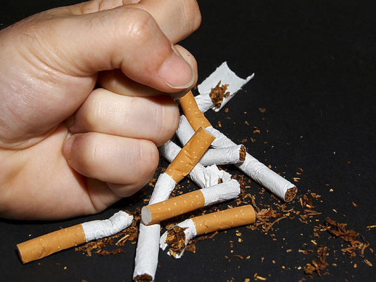 На табакокурение в Украине ежегодно тратят 3 миллиарда долларов &#8212; врач
