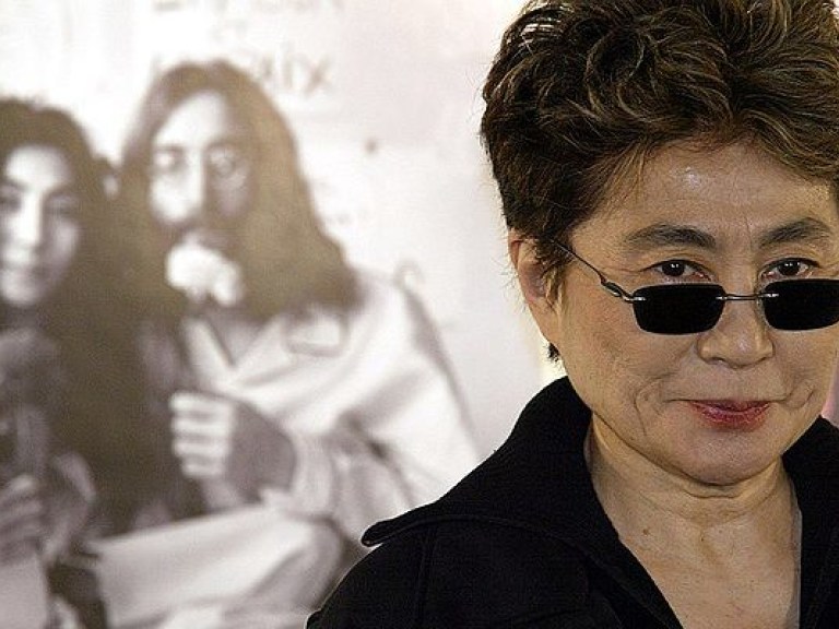 Йоко Оно госпитализировали в Нью-Йорке