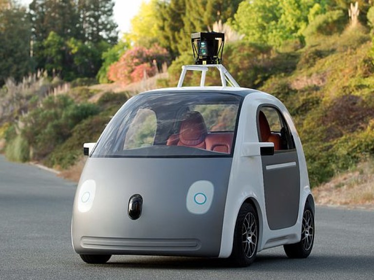 Беспилотное авто Google попало в первое ДТП