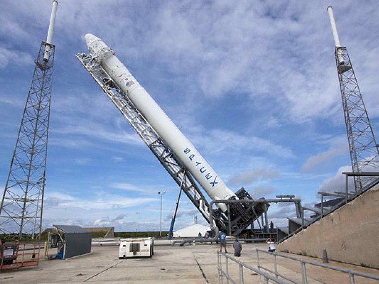 Запуск Falcon 9 перенесли в четвертый раз