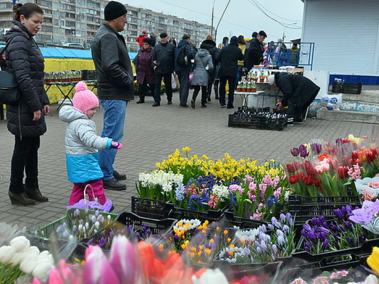 На 8 марта в столицу съехались продавцы цветов из разных регионов Украины