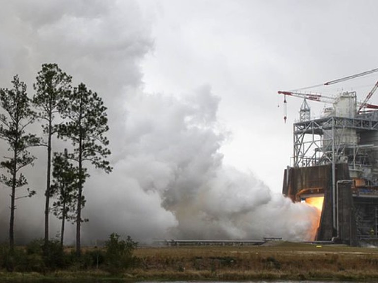 Агентство NASA провело огневые испытания двигателя для космических экспедиций (ФОТО, ВИДЕО)