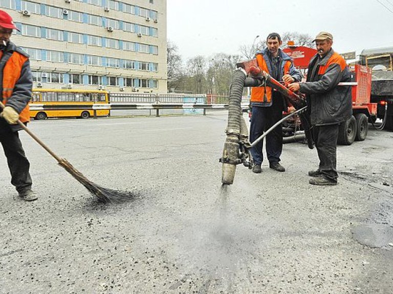 Движение по мосту Патона в Киеве ограничено из-за планового ремонта