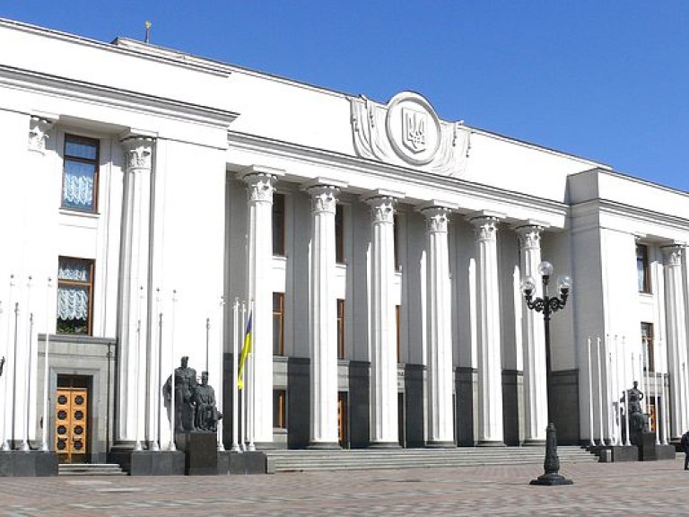 17 марта в парламенте расскажут, где находятся деньги Януковича