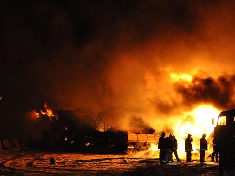 В Киеве спасатели ликвидировали возгорания двух автомобилей (ФОТО)