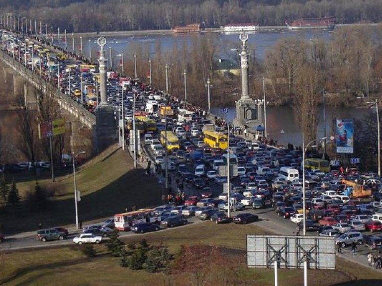 Пробки в Киеве достигли 6 баллов