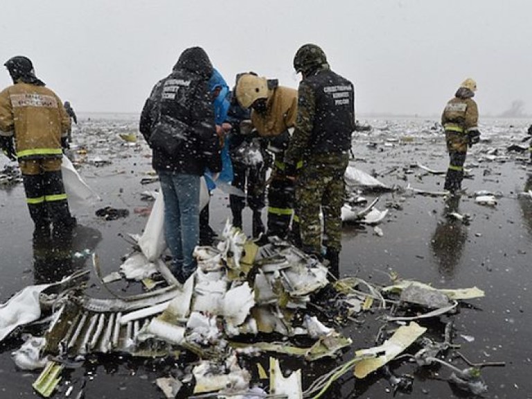 На месте авиакатастрофы в Ростове-на-Дону обнаружены черные ящики (ФОТО)