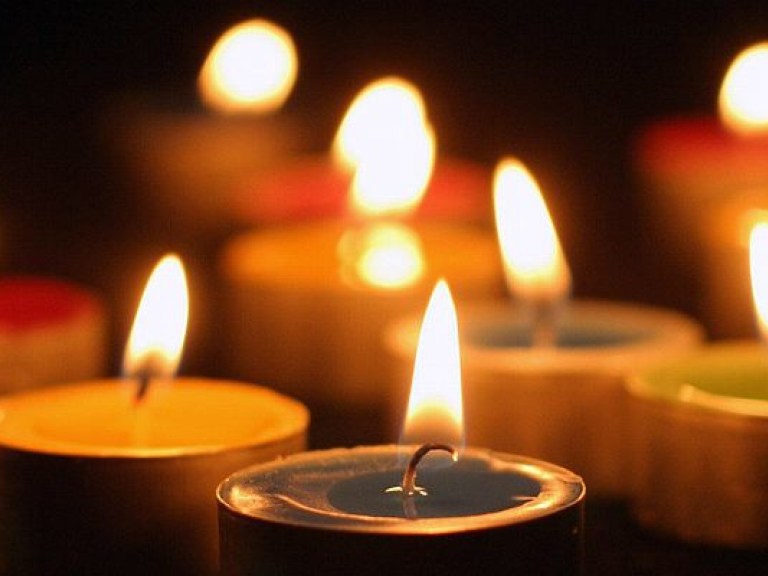 Похороны Георгия Гонгадзе перенесли из-за большого количества желающих попрощаться