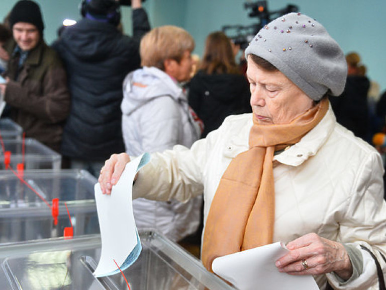 В Кривом Роге избирателям рядом с избирательным участком дают деньги – ОПОРА