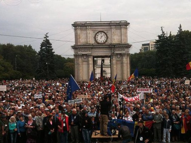 В Кишиневе прошел митинг за объединение Молдовы с Румынией