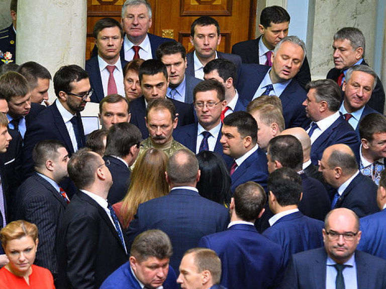 У БПП нет права ходатайствовать о лишении мандатов Томенко и Фирсова &#8212; политолог