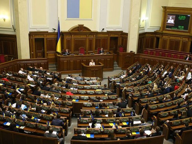 Томенко и Фирсов официально лишились депутатских полномочий