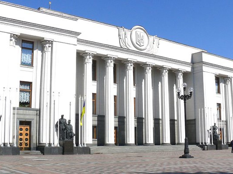 Парубий открыл заседание Рады, в зале – 334 парламентария